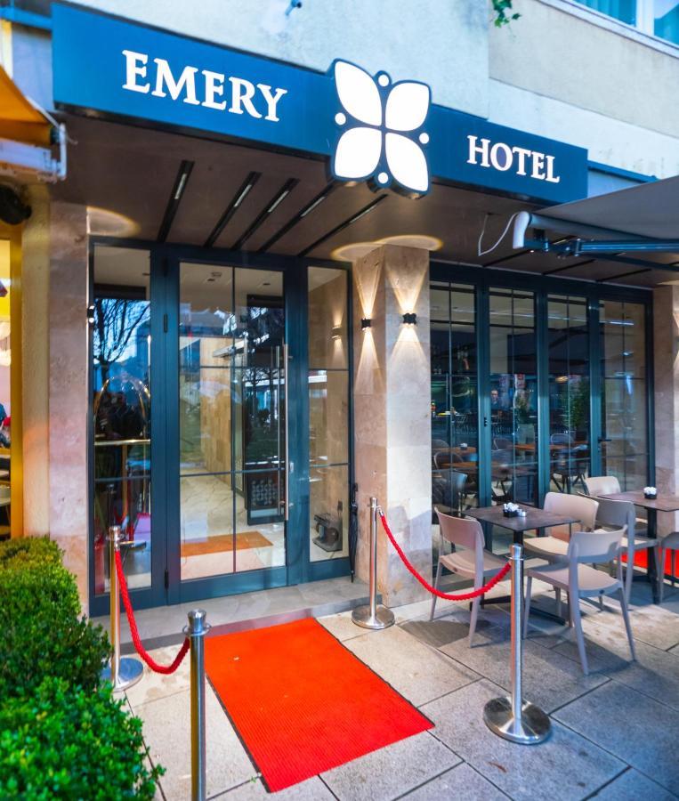 Emery Hotel Pristina Exterior photo